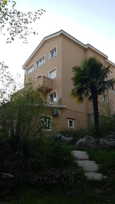 Chic Spacious Apartment Surrounded by Nature Near Opatija