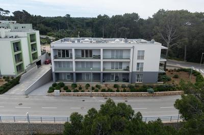Nava-Apartment with beutiful view and garage space