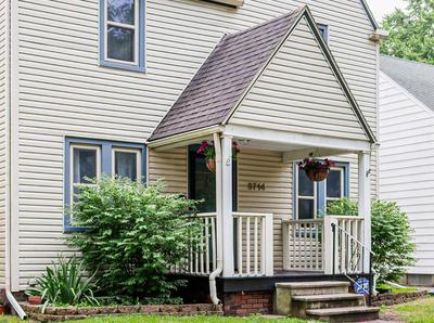 Rachel's Private Hideaway with king bed, kitchen, laundry, parking and big yard