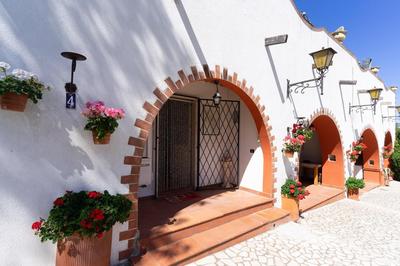 Masseria Donna Laura by BarbarHouse