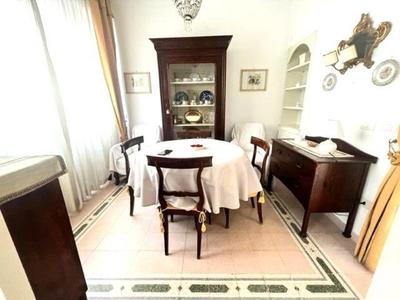 Casa a Viareggio con vista colline e Alpi Apuane