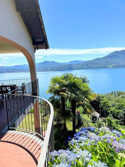 Lago Maggiore - Traumbalkon mit Seeblick & Pool und 2 SZ