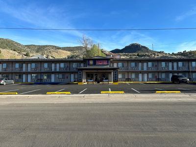 HWY 50 Inn
