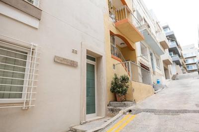 The Pinnacle Fl2 city escape by Homely