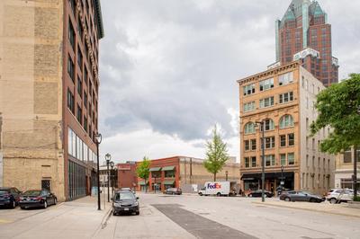Flexhome Westown 2BR RS1 in Fiserv and Theater District