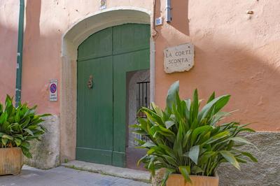 RivieraRent Bikers' Court