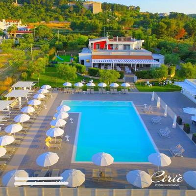 Agriturismo Ciriè - 6 Camere, Piscina & Colazione