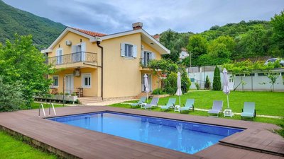 Villa, pool and relax for 12 persons
