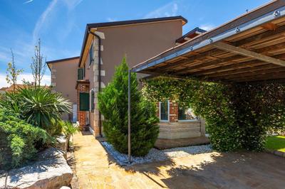 Beautiful Villa Sabrina with pool in Visnjan