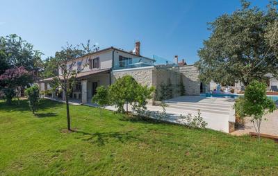 Villa LV near Novigrad for 8 people spa & children playground only 1,5 km from beach