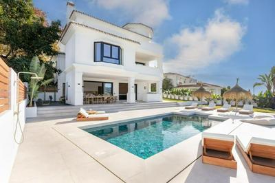 Villa Vega Luxury Living Premium Features Gym Jacuzzi