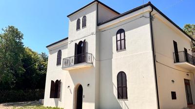 Villa L'Aura