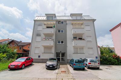 Flexible SelfCheckIns 97 - Zagreb - Garden - Parking- Loggia - 2 Bedrooms