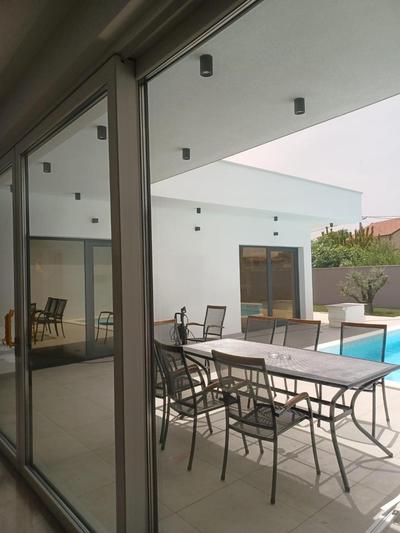 New villa with heated pool Prolozac