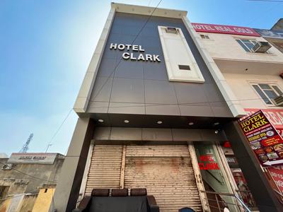 Hotel O Clark