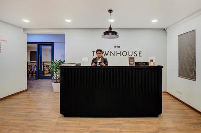 Super Townhouse Mumfordganj - High Court Prayagraj