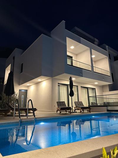 Villa White Stone