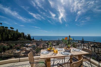 Vista Mare - Luscious sea and city views residence