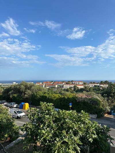 BeLinda sea view