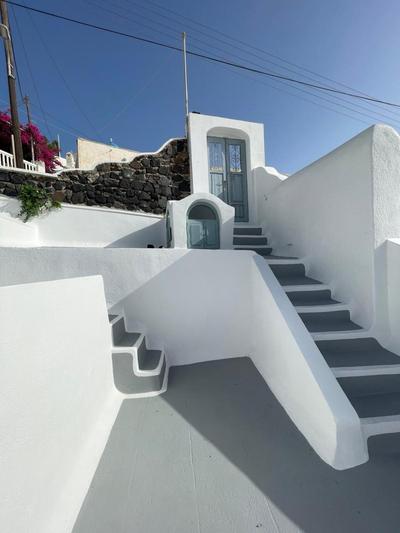 Blue Vine Villa Pool Breakfast