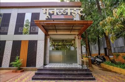 HOTEL MOON LITE RESIDENCY - Marve Road Malad West - Premium Couple Friendly