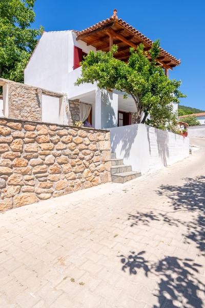 Esperos petit house