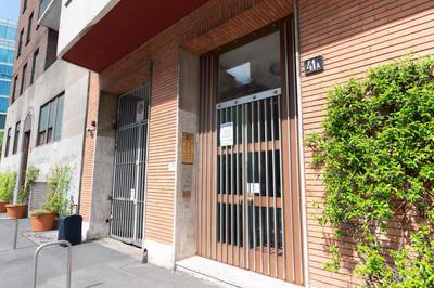 Modern & Stylish near Isola & Central Station