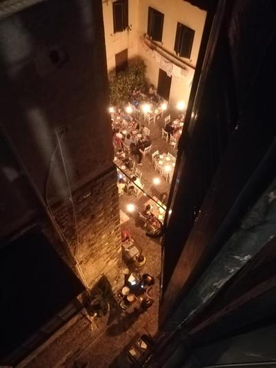 Campo dei Fiori con vista mare