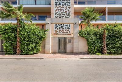 PEARL GARDEN Luxueux Studio Chic Piscine Terrasse Netflix IPTV Parking