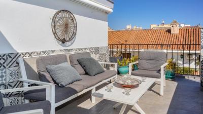 Sunny Serenity 200m from Beach
