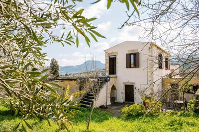 Nature stone retreat between Balos & Elafonisi beach, contactless check-in, Mouri Nature House