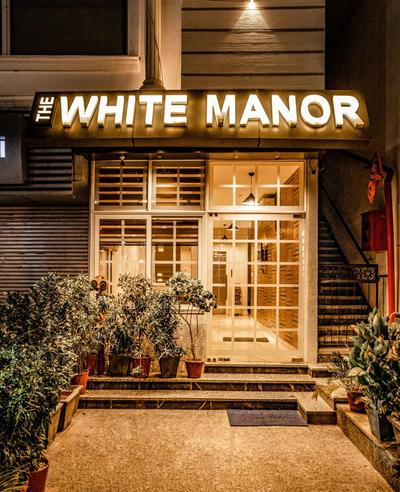 Tripli Hotels White Manor
