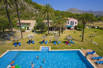 Spacious Apartment in Pollenca with Mountain View