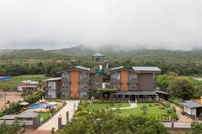 Stone Wood Hotel Amboli