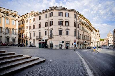 Pantheon Luxury Apartment