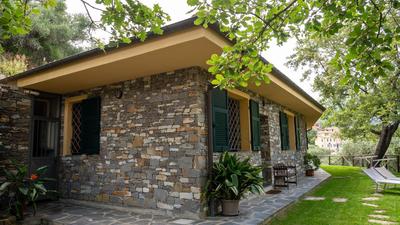 HOST4U - BORGATA VALLONE Apartments with Stunning Garden and Parking