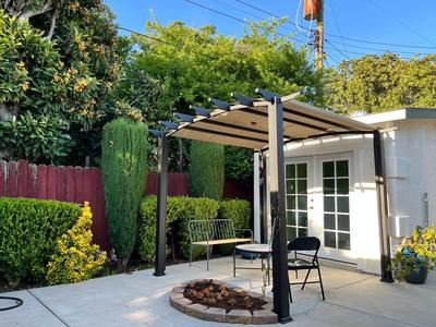 Cozy Suite with Private Patio Close to Downtown and UC Davis Medical Center