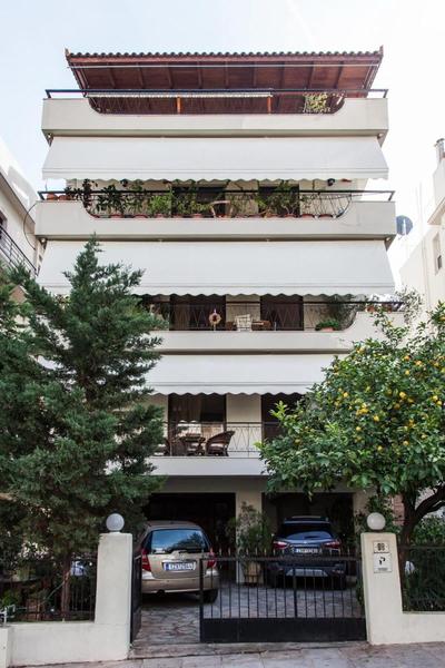 Modern apt in heart of Paleo Faliro