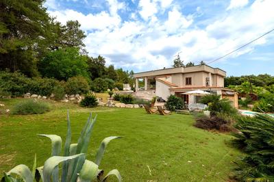 Pietranuda with pool and spa