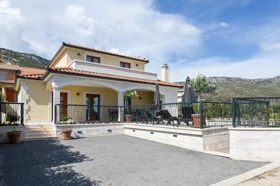 Holiday Villa Perla