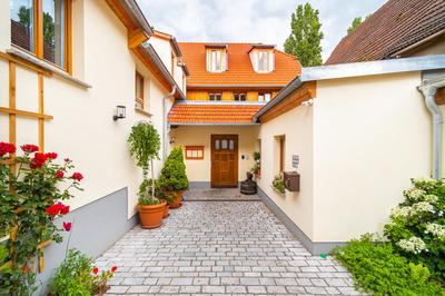 Hotel Maroggo Schenke Fränkisches Wirtshaus am Main