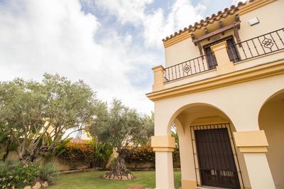 Villa a 5 minutos de la playa de la Jara