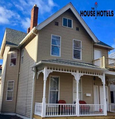 The House Hotels - Huge Ohio City District Home - 5 Minutes from Downtown - W45th2 Upper