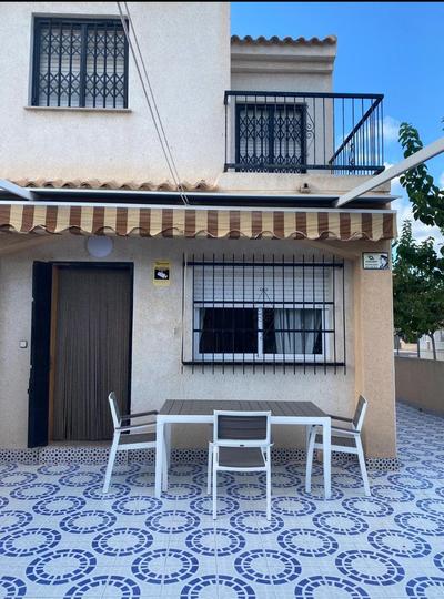 Casa duplex con 3 dormitorios terrazas y solárium
