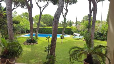 VILLA CASTELLA Acogedora casa para familias con piscina y jardín cerca del mar