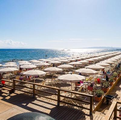 Il mare dietro l'angolo