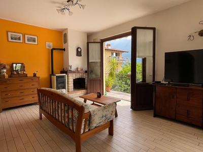 Villa Il Melograno Apartment 1 with lake access