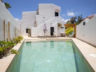 Villa Panama, 5min walk to the Beach