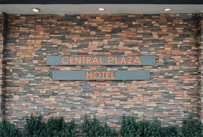Central Plaza Hotel