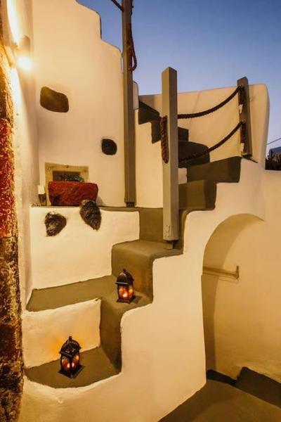 EvnOikon I- Jacuzzi Cave House in Fira